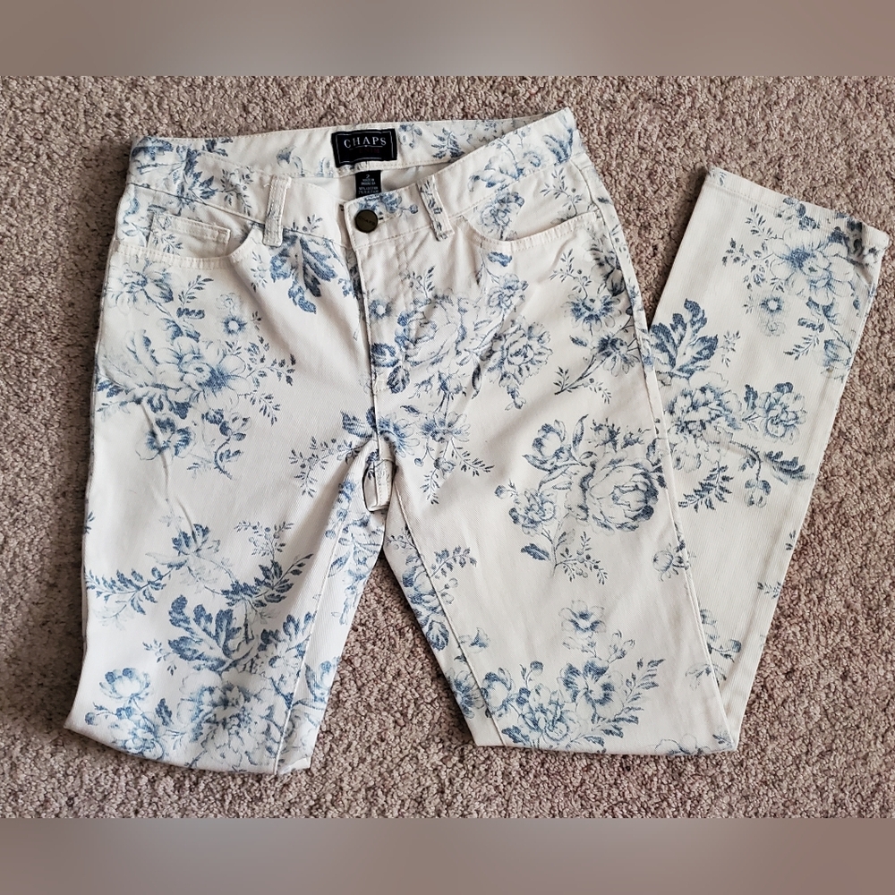 Ladies White Flowered Denim Jeans, size 2